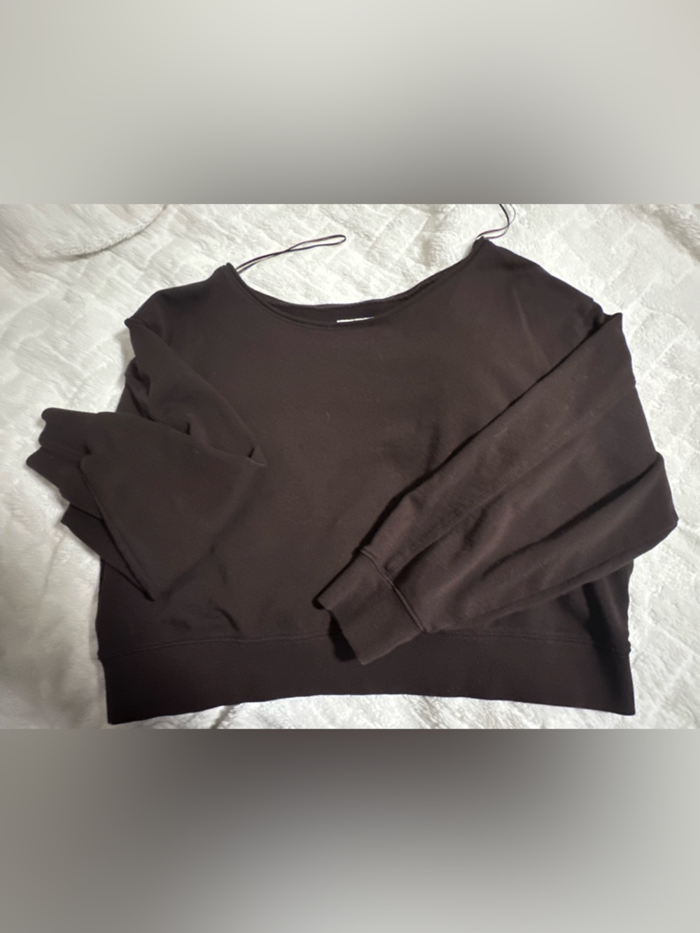off the shoulder adorable comfy top! Size XL , but it fits like a M\L